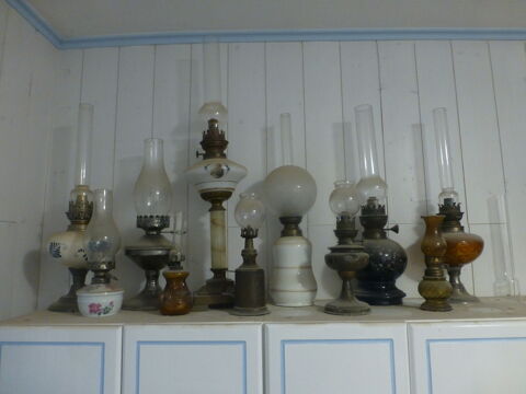 lot de 11 lampes à pétrole 385 Ully-Saint-Georges (60)