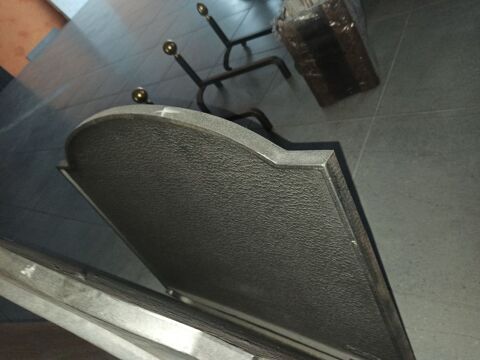 PLAQUE DE FONTE LISSE CHAPEAU DE GENDARME 90 EUROS 80 Challans (85)