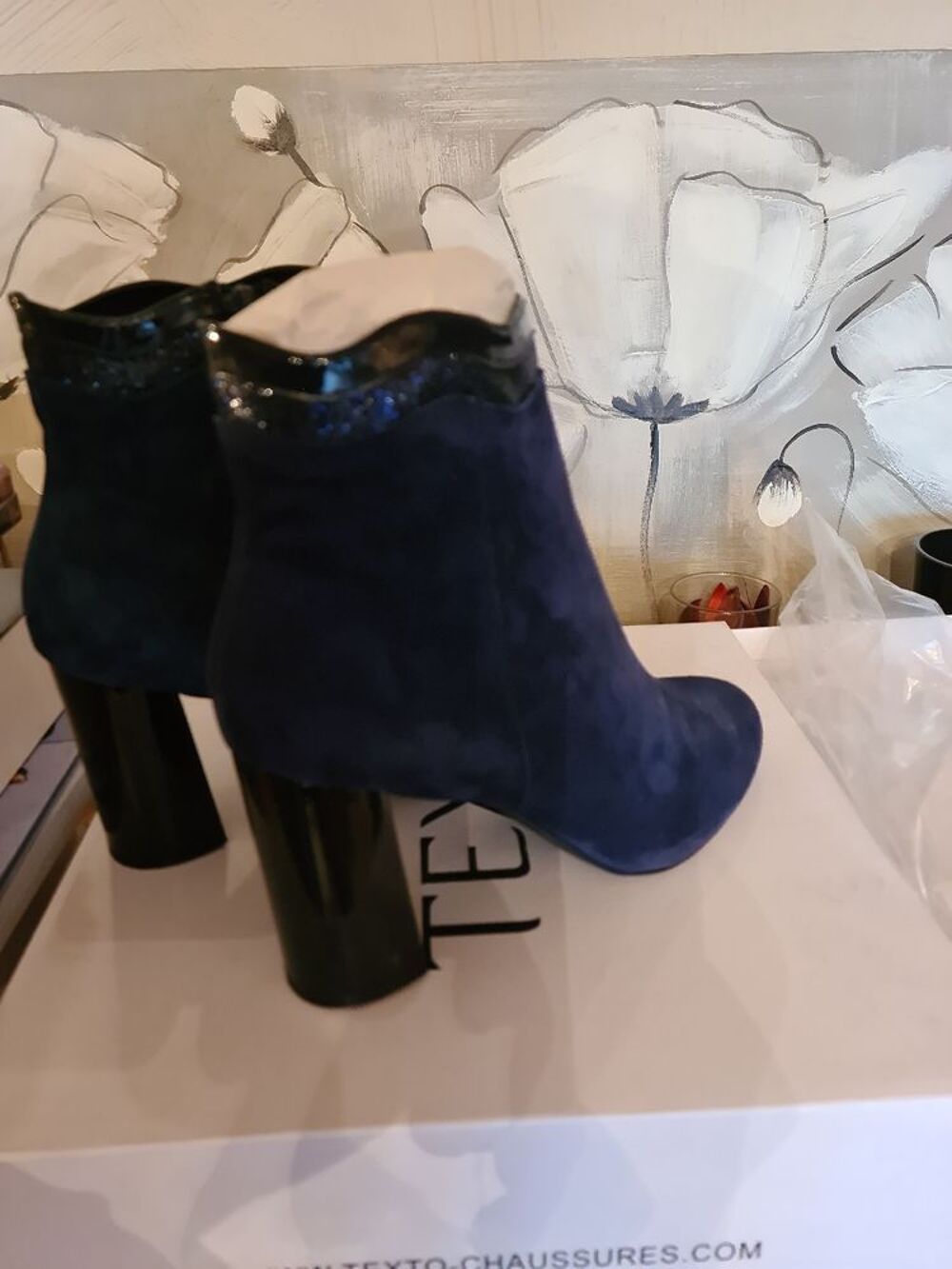 Tr&egrave;s belles bottines bleues cuir. P 39 Chaussures