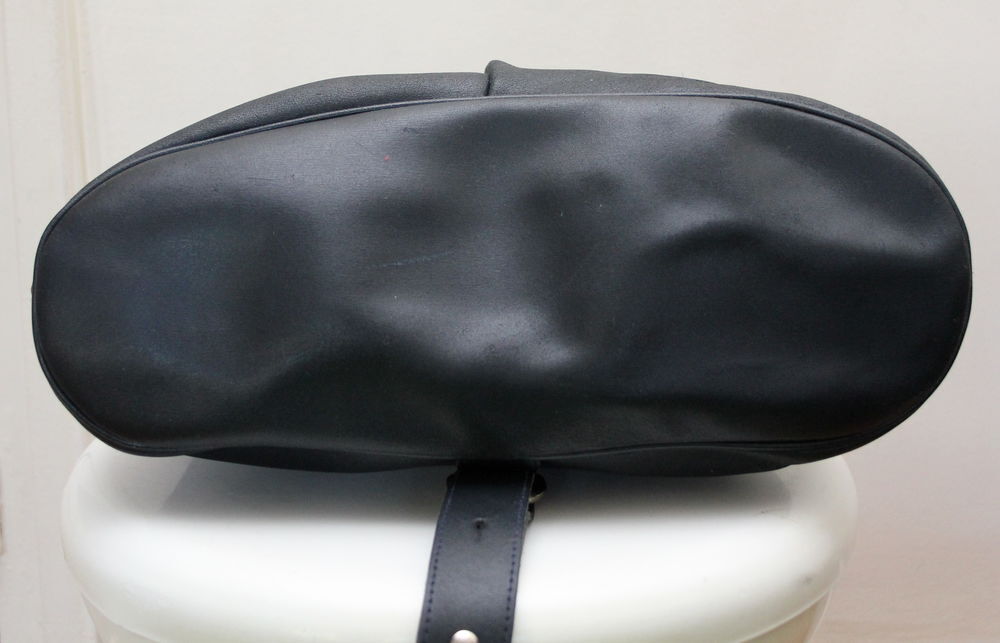Sac en bandouli&egrave;re cuir marine LONGCHAMP Maroquinerie