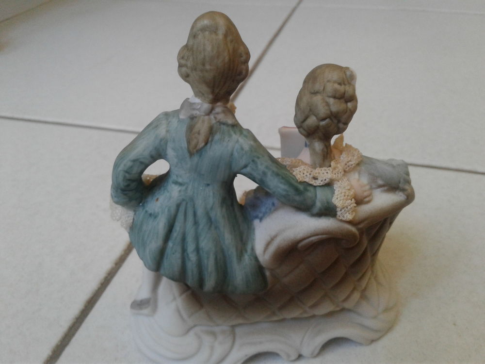 Couple Louis XV en porcelaine biscuit
Décoration