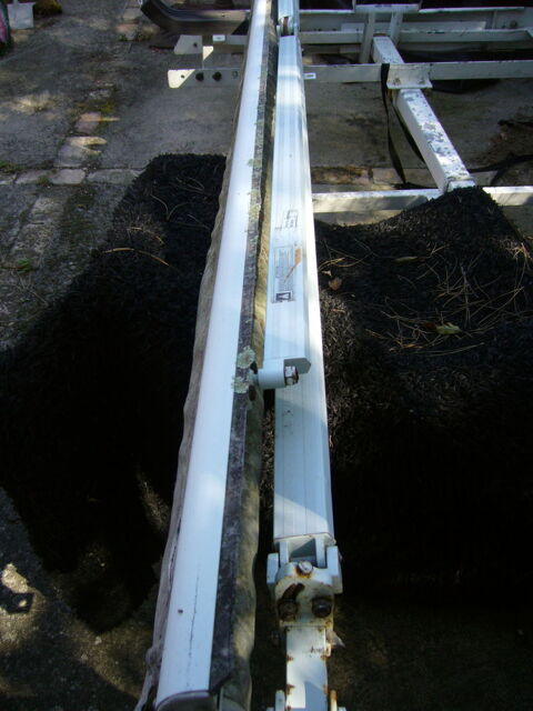 Store auvent 3m50 � manivelle 0 Castelnaudary (11)