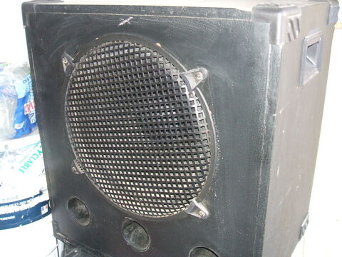 Caisson de basses (200W) 50 Saint-Sébastien-sur-Loire (44)