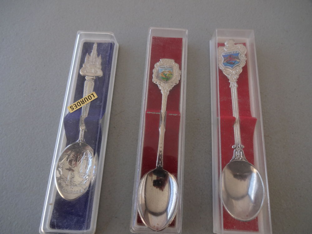 3 PETITE CUILLERE DE COLLECTION TEL 0627473514 