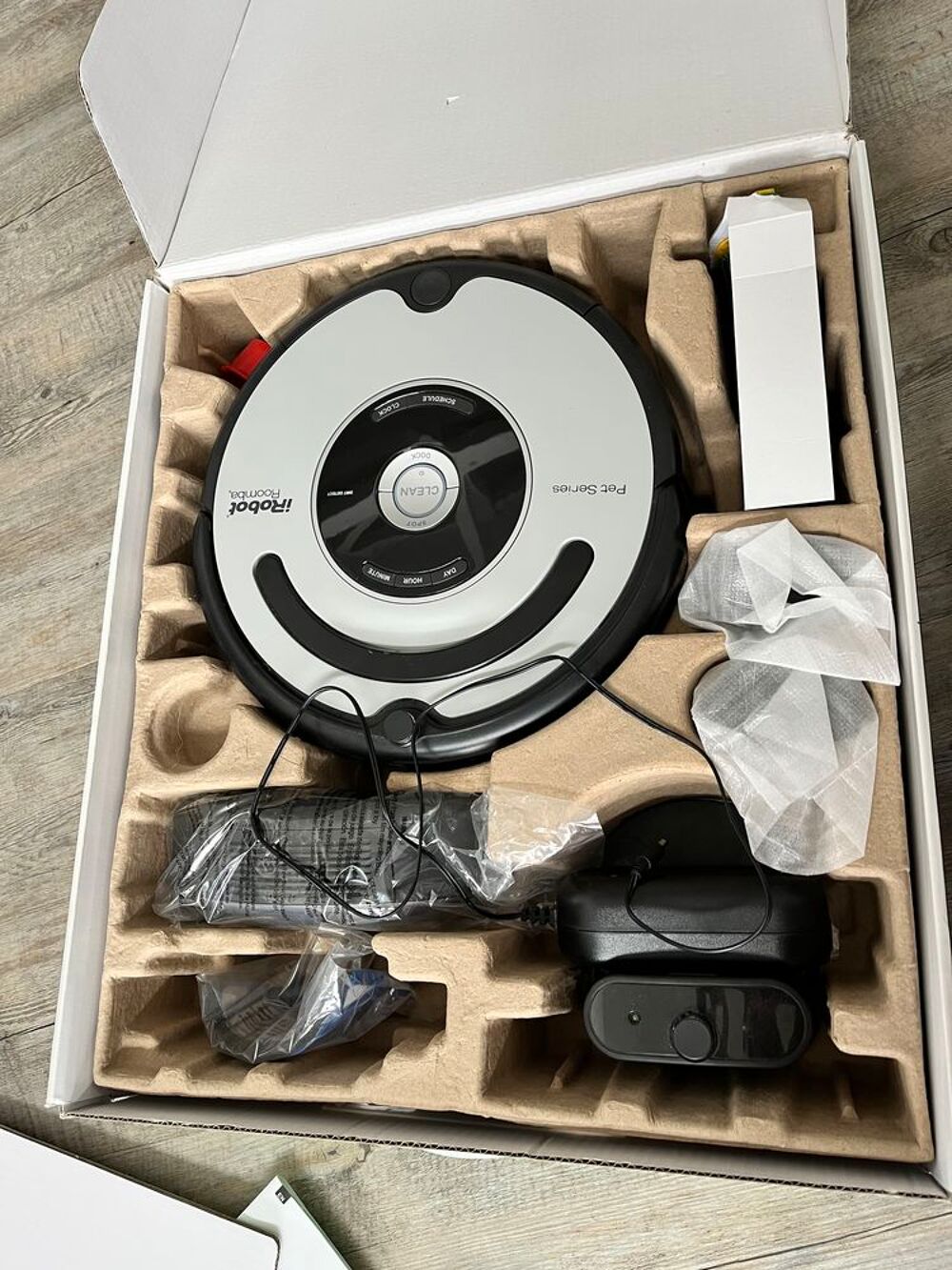 Aspirateur IRobot Roomba 564 Electroménager