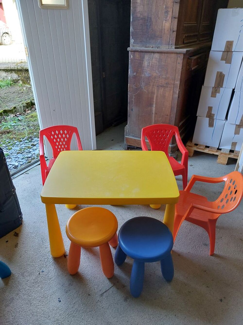 Table chaises et tabourets Jeux / jouets