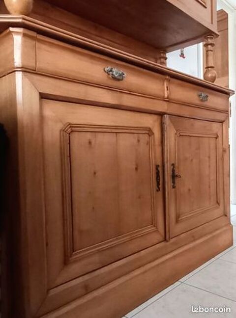 Buffet 2 corps en merisier massif XIXme 190 Prfailles (44)