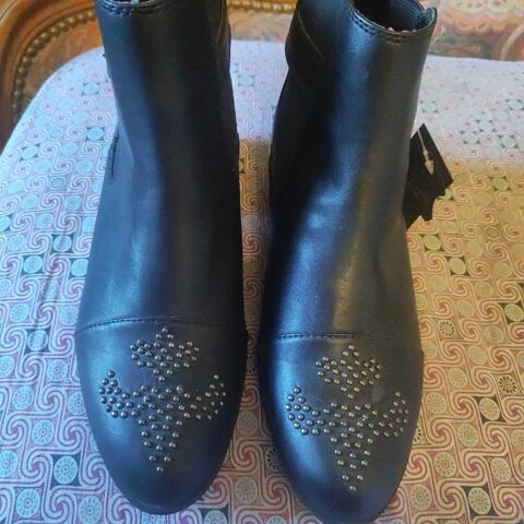 Bottines noires cuir vegan,  semelle int�rieure cuir. 75 Verneuil-sur-Seine (78)