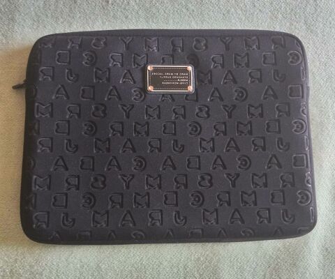 Housse pour ordinateur 39 La Courneuve (93)