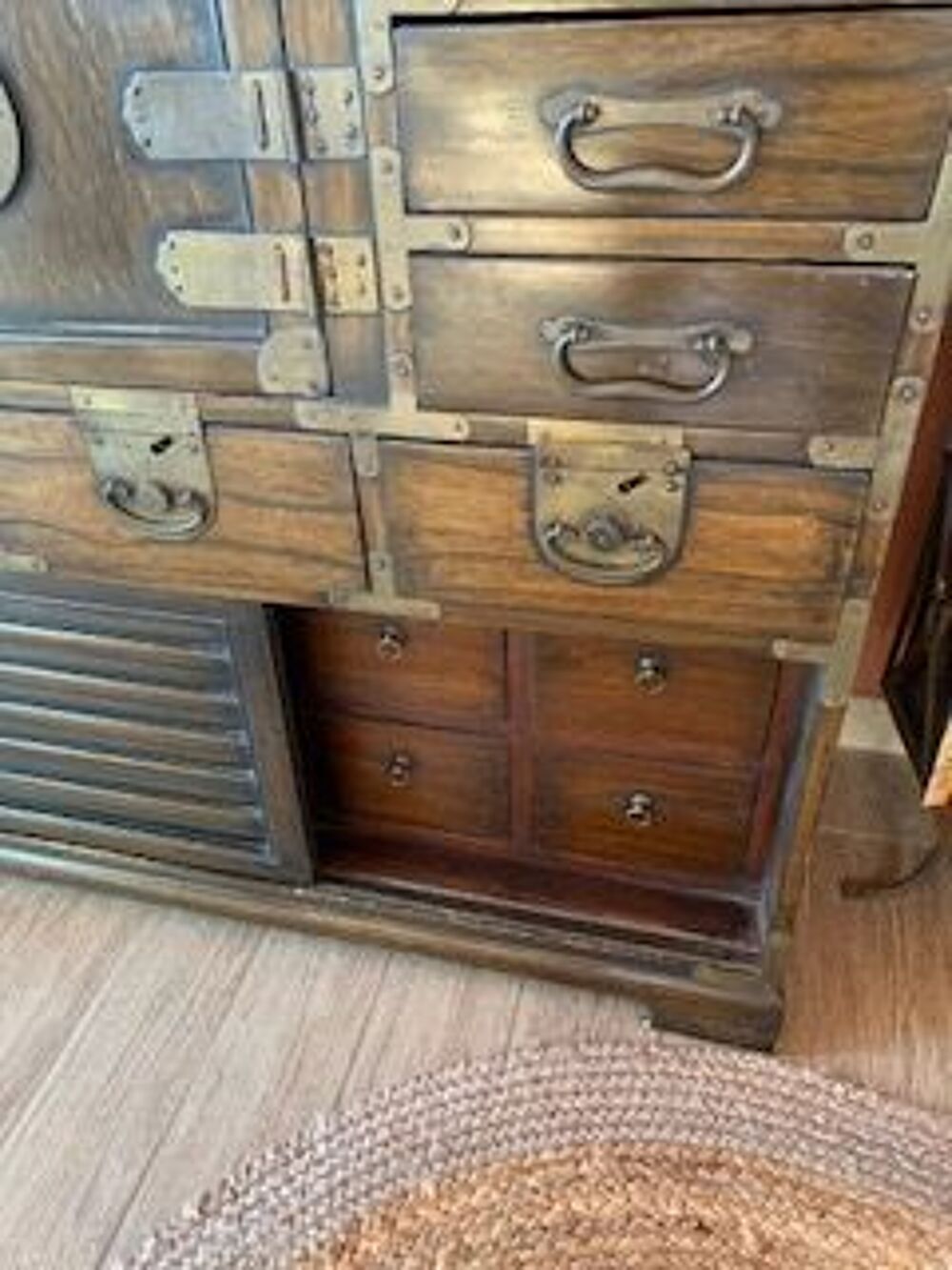 Ancien meuble console cor&eacute;en en bois &agrave; multiples tiroirs Meubles