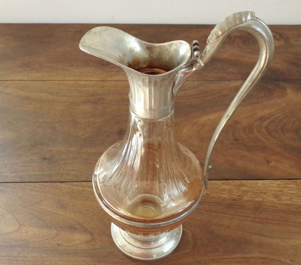 Carafe aigui&egrave;re vintage en verre monture en &eacute;tain du Manoir Cuisine