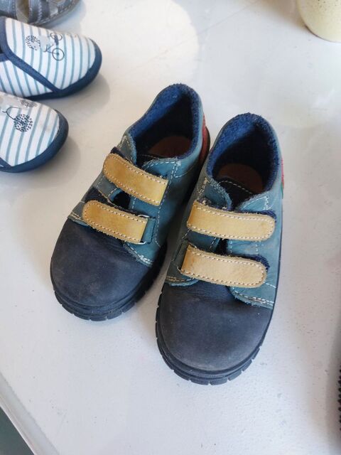 CHAUSSURES ENFANT  DIFFERENTES TAILLES 5 Verrières (10)