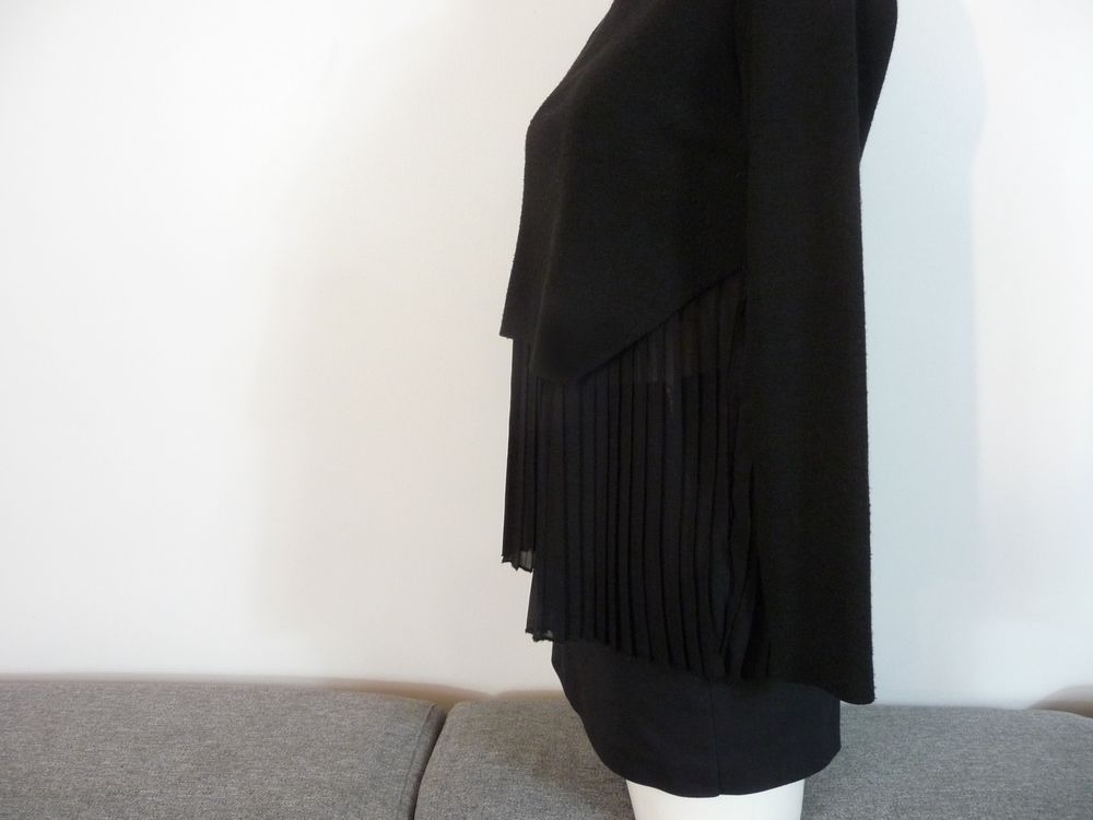 Pull Bi Mati&egrave;re Noir Pliss&eacute; en bas- Beauty &amp; Pretty SRL Vêtements