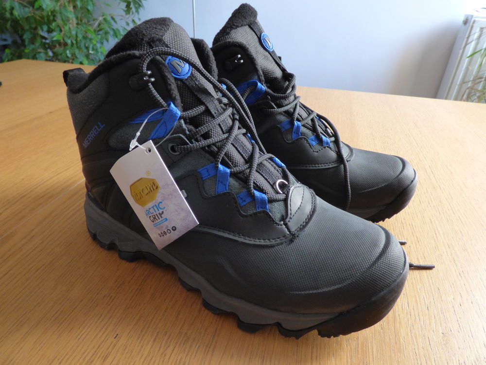 Bottes neuves homme t.40 Merrell Chaussures