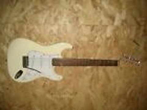 GUITARE ELECTRIQUE GEWA TENSON SERIE CALIFORNIA ST SPECIAL 189 La Chapelle-du-Bois (72)