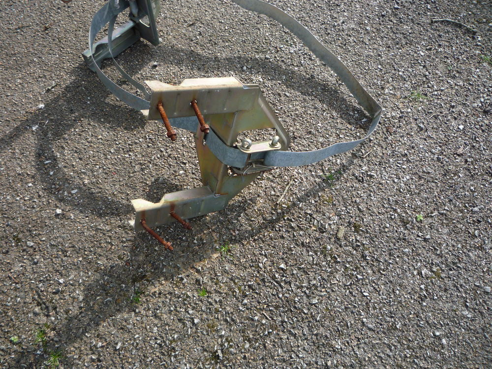 Fixation antenne chemin&eacute;e/support mat Bricolage