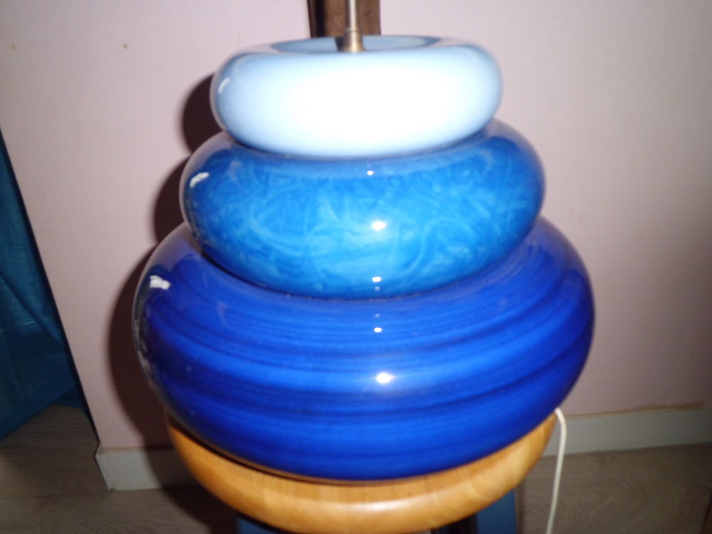  tr&egrave;s grosse lampe de s&eacute;jour abat jour bleu Décoration