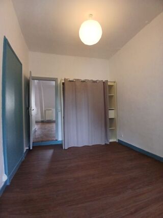  Appartement à louer 3 pièces 75 m²
