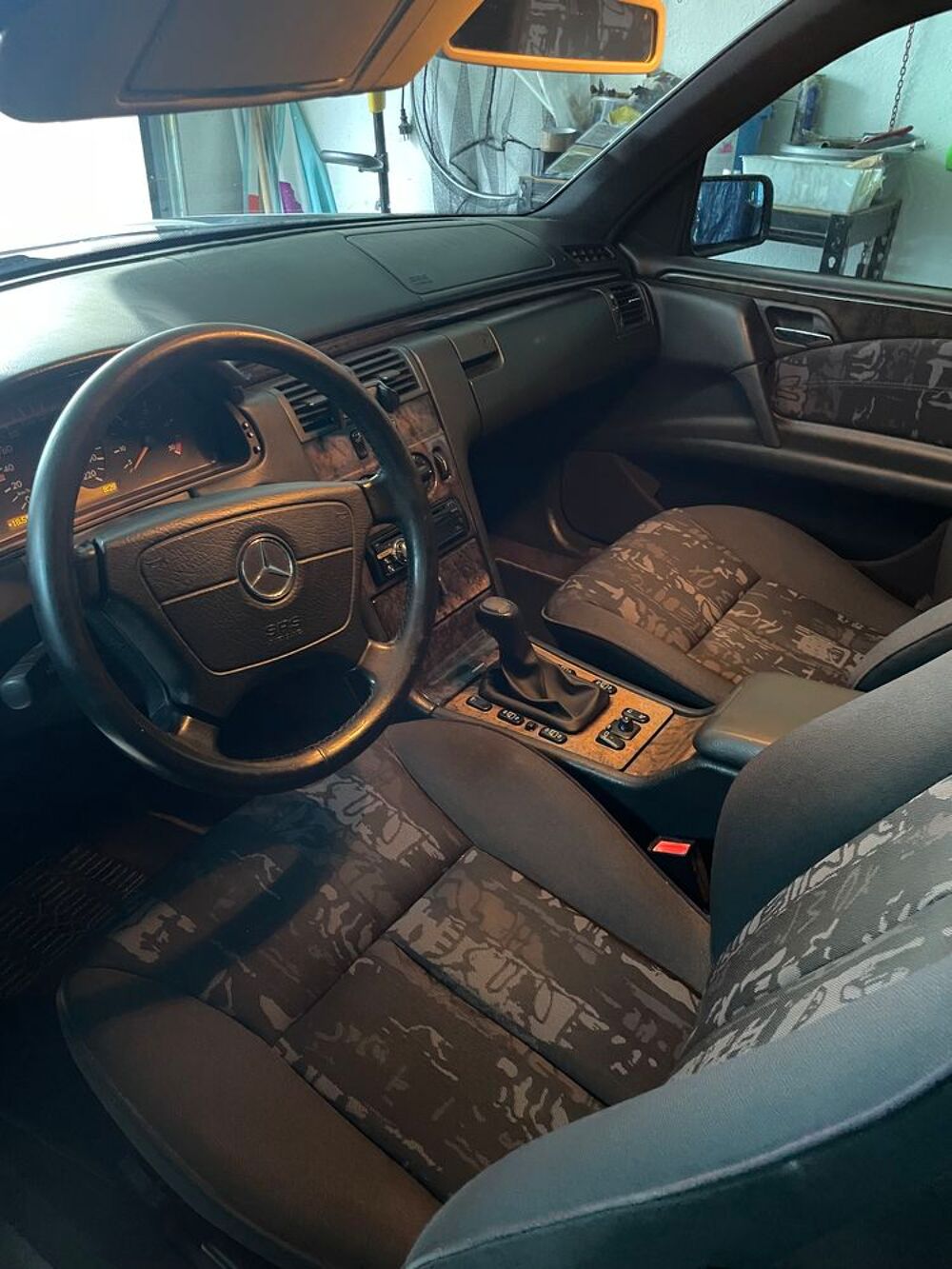 Classe E E290 TD Avantgarde 1997 occasion 63820 Laqueuille