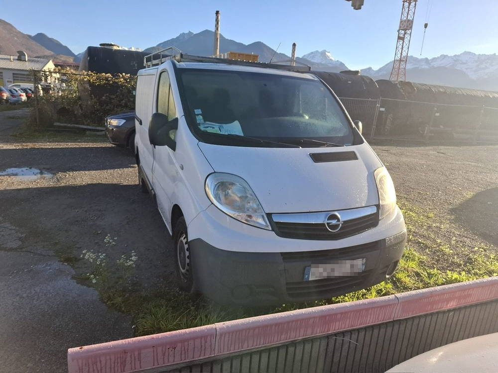 Vivaro VIVARO CA 2700 C1 2.0 CDTI 115 PACK CLIM 2008 occasion 74000 Annecy