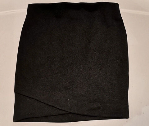 Jupe noire extensible en polyester H&M taille 34 3 Paris 15 (75)