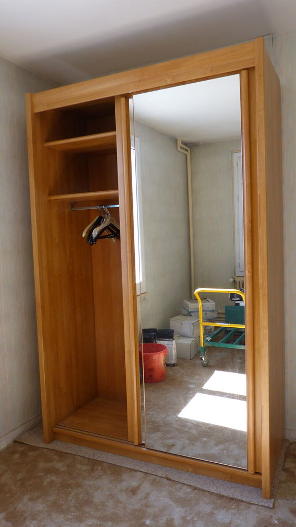 tr&egrave;s belle armoire penderie Meubles