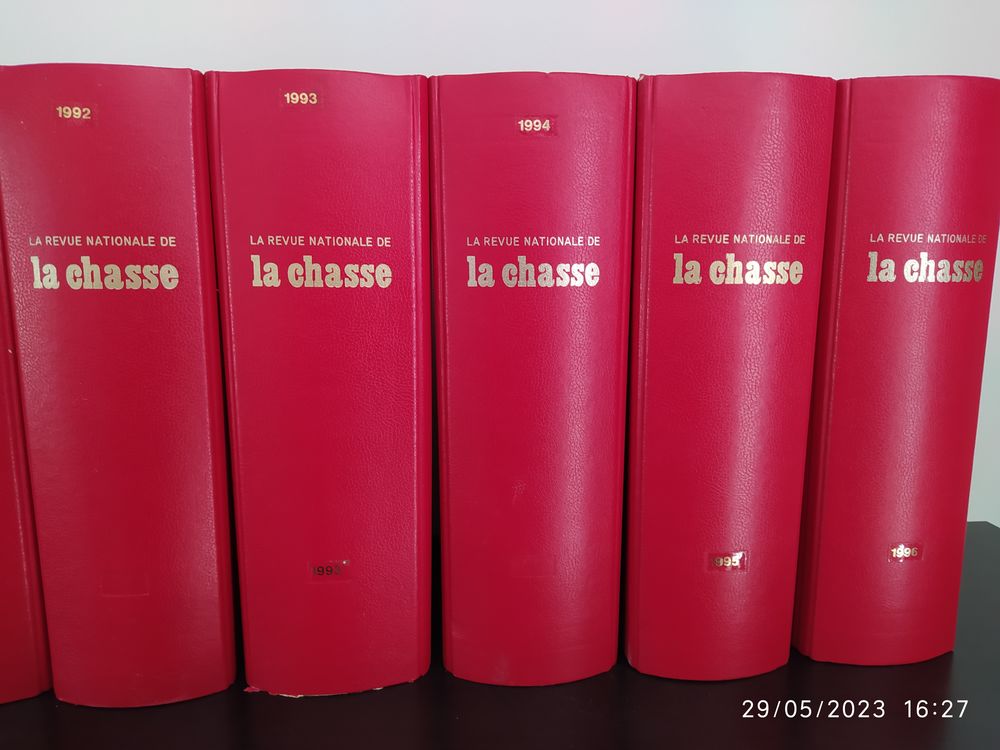 Magazines &quot;Revue Nationale de la Chasse&quot; reli&eacute;s-1989 &agrave; 1996
Livres et BD