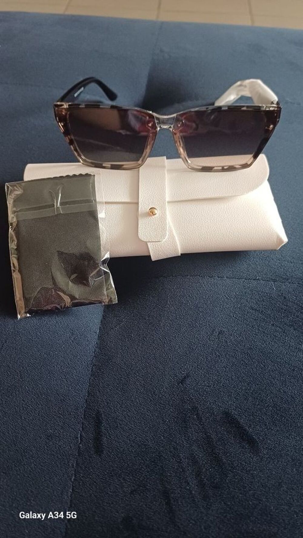 Lunette miu miu tt neuves Bijoux et montres