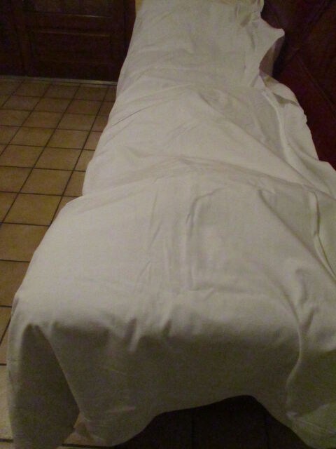 Drap fin coton blanc 2 m 70 x 2 m 20  avec bourdon sur haut 10 Mérignies (59)