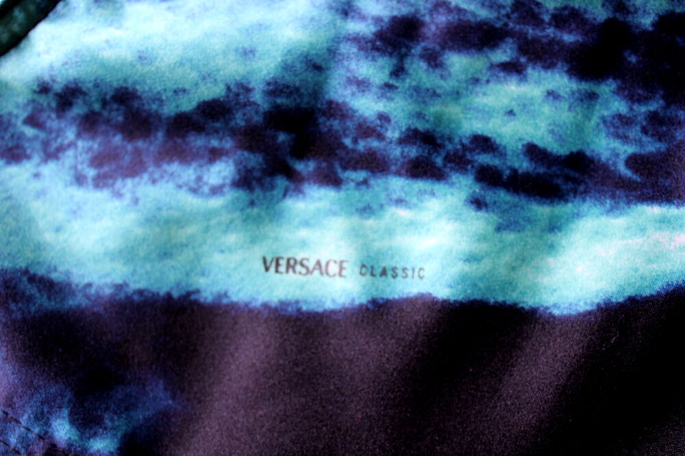 Pantalon z&egrave;bre bleu VERSACE T.29 IT
soit 36/38 max Vêtements