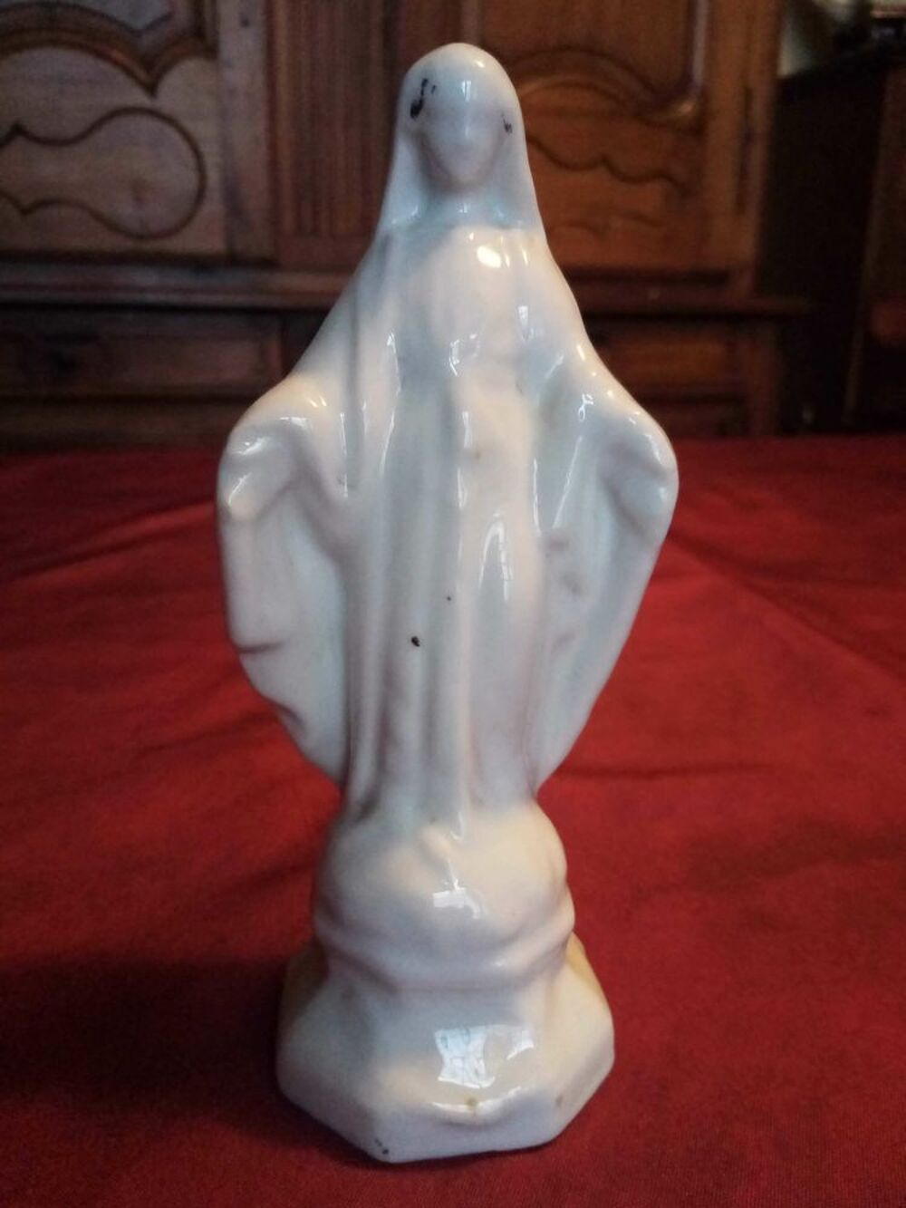 Ancienne vierge en biscuit hauteur 18 cm ( n&deg;2) 
