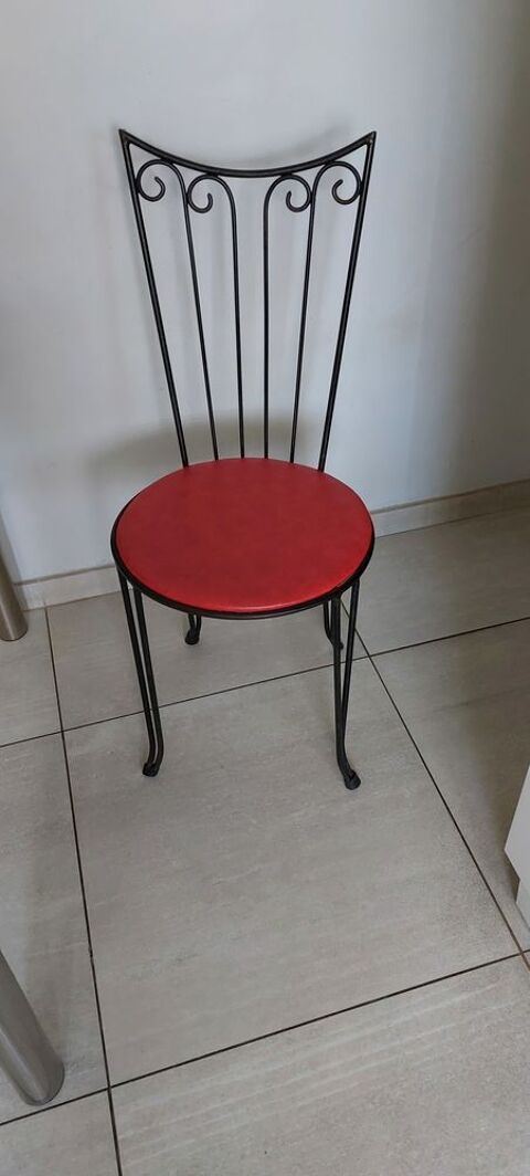 4 chaises en fer forg 30 Bziers (34)