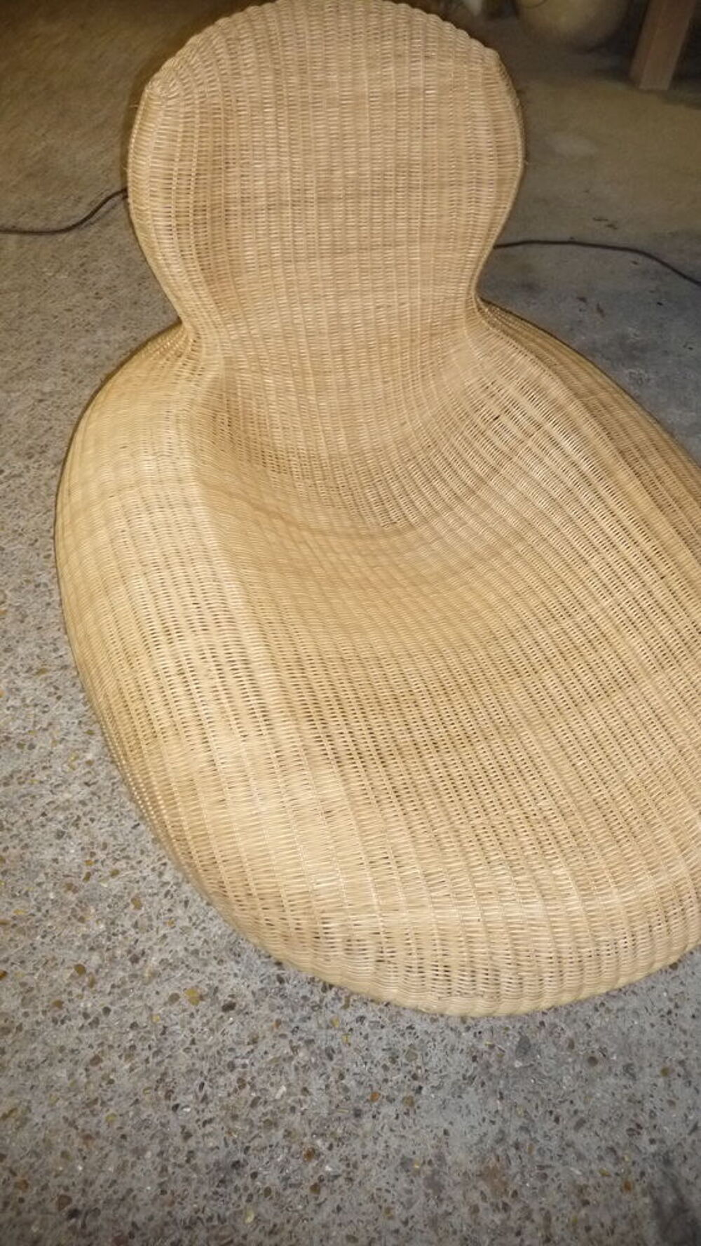 pouf osier vintage,
Meubles