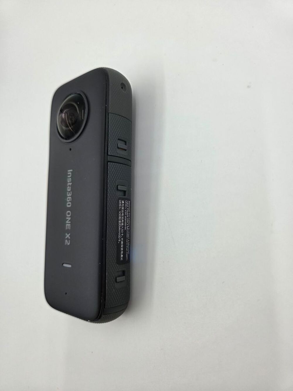 Camera Insta 360 One X2 sans boite, sans c&acirc;ble avec micro SD Photos/Video/TV