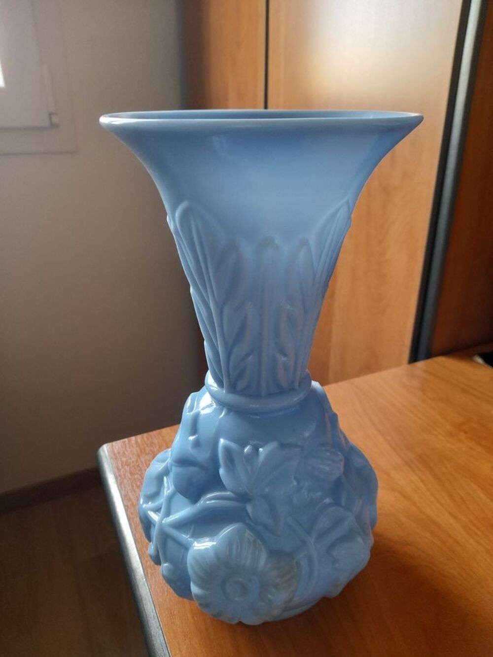 VASE en opaline bleu incrust&eacute; Vintage Décoration