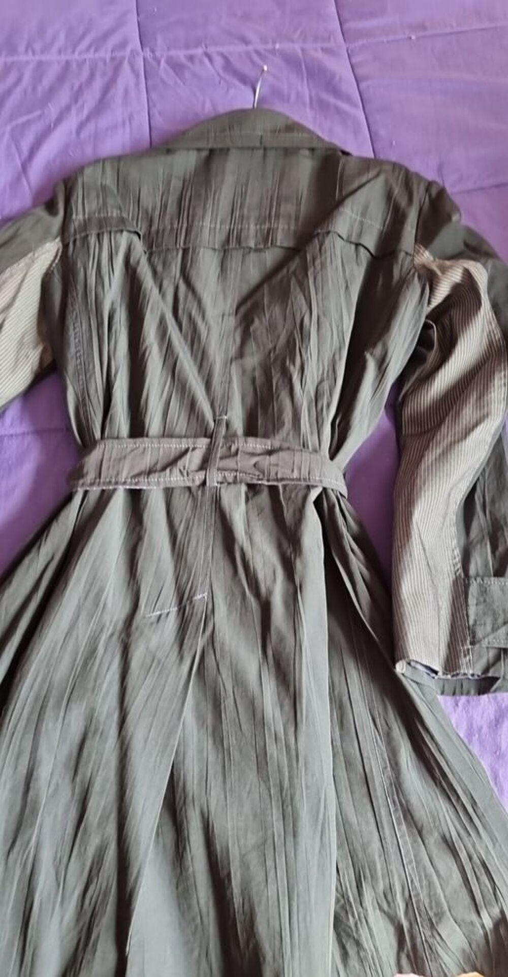 Tr&egrave;s joli trench coat Taille 44 . Jacqueline Riu Vêtements