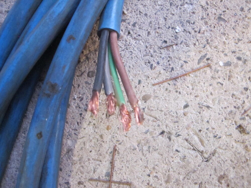 Cable &eacute;lectrique pour pompe immerg&eacute;e 4G x2,5 Bricolage