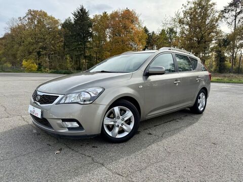 Annonce voiture Kia Ceed SW 7990 €