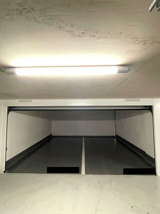  Parking / Garage à louer 30 m² Puteaux