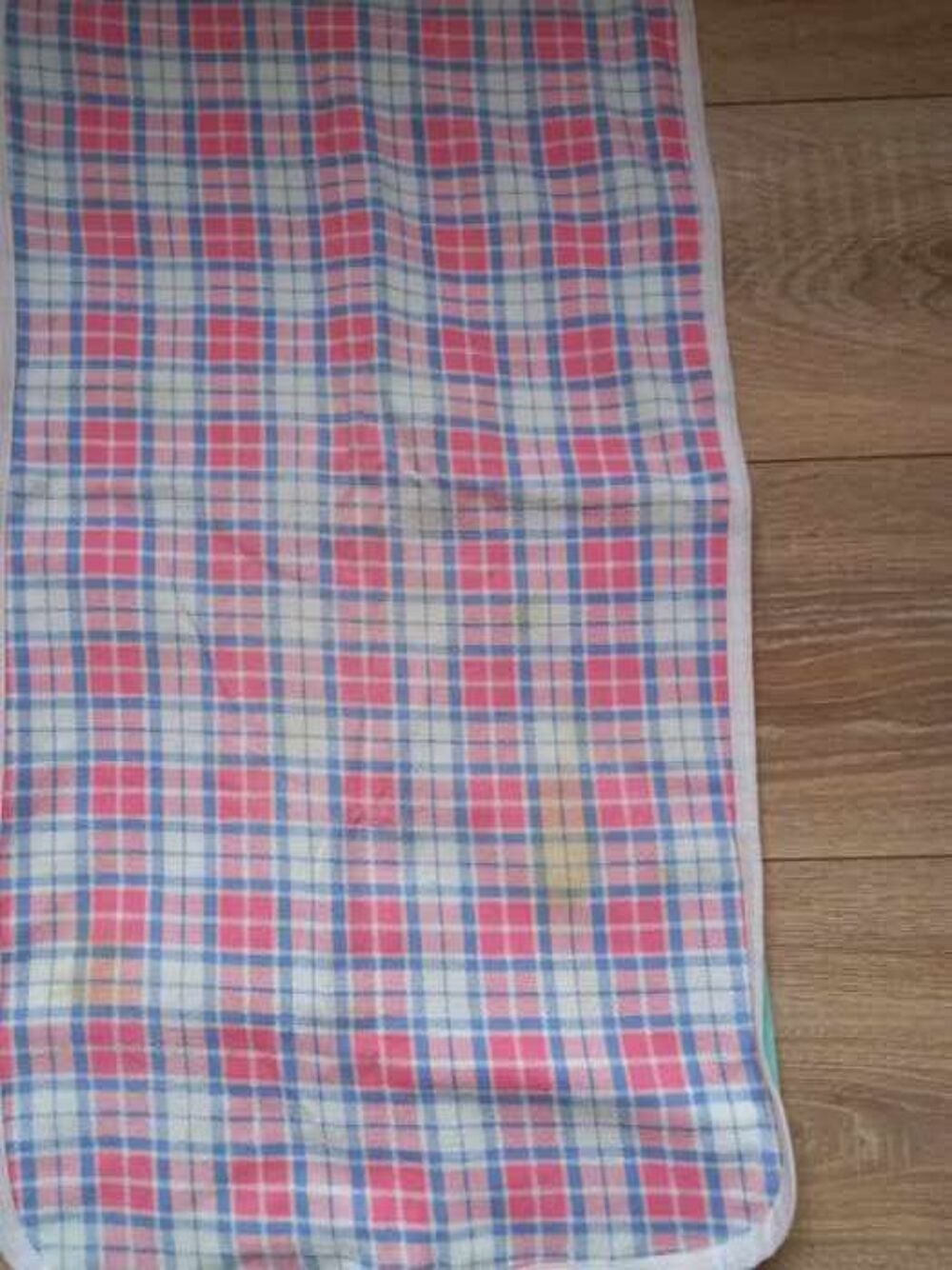 Serviette longue plastifi&eacute; (bavette adulte ) //rose et bleu Décoration