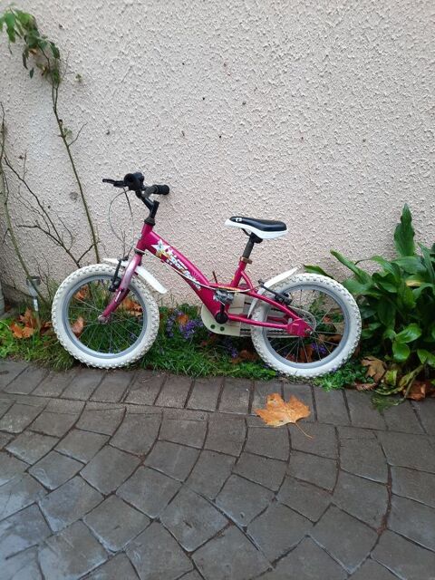 v�lo enfant rose 16  20 Savigny-le-Temple (77)