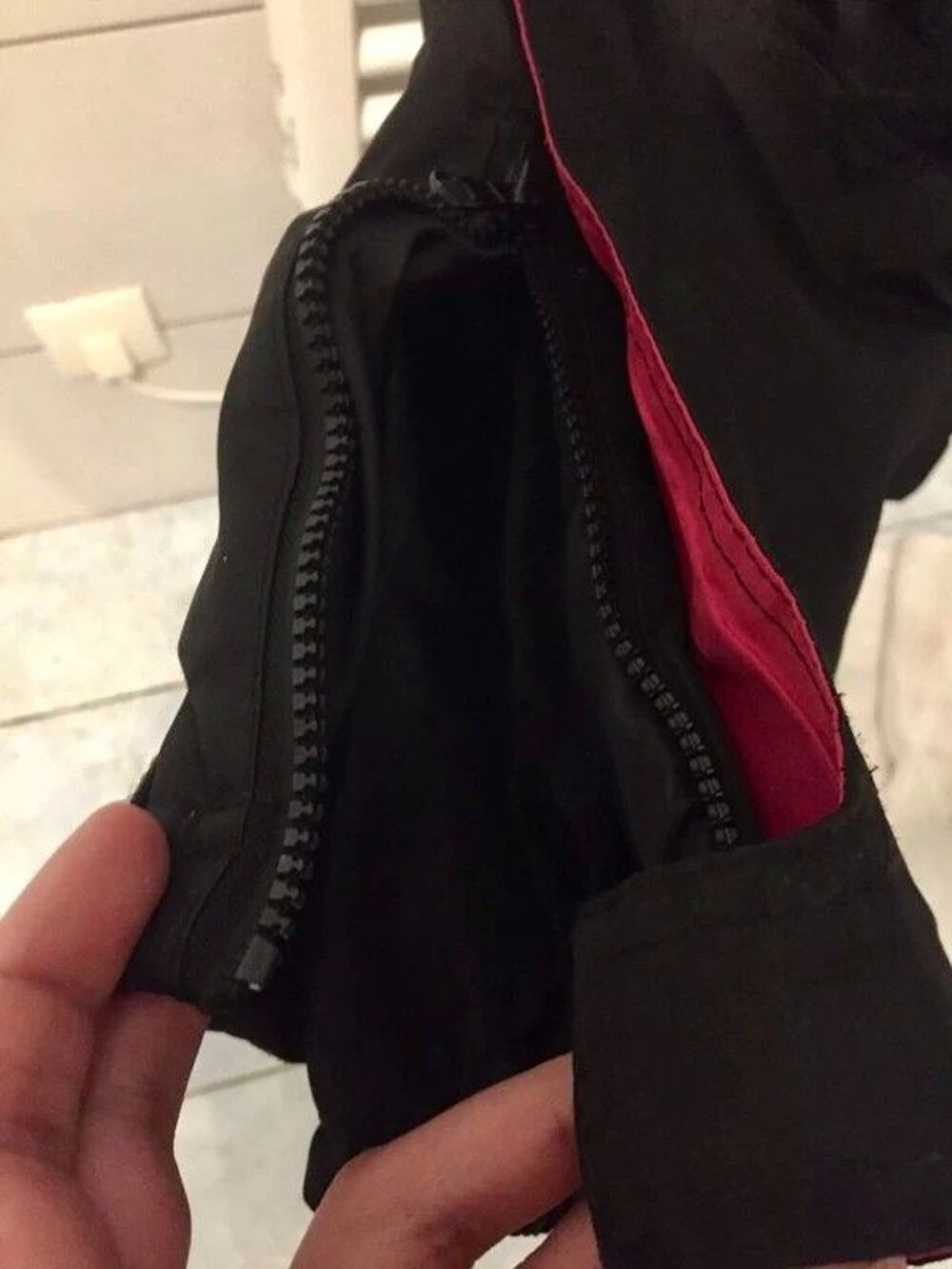 Pantalon de ski &agrave; bretelles taille 12 ans en tbe &agrave; 12 euros
Vêtements enfants