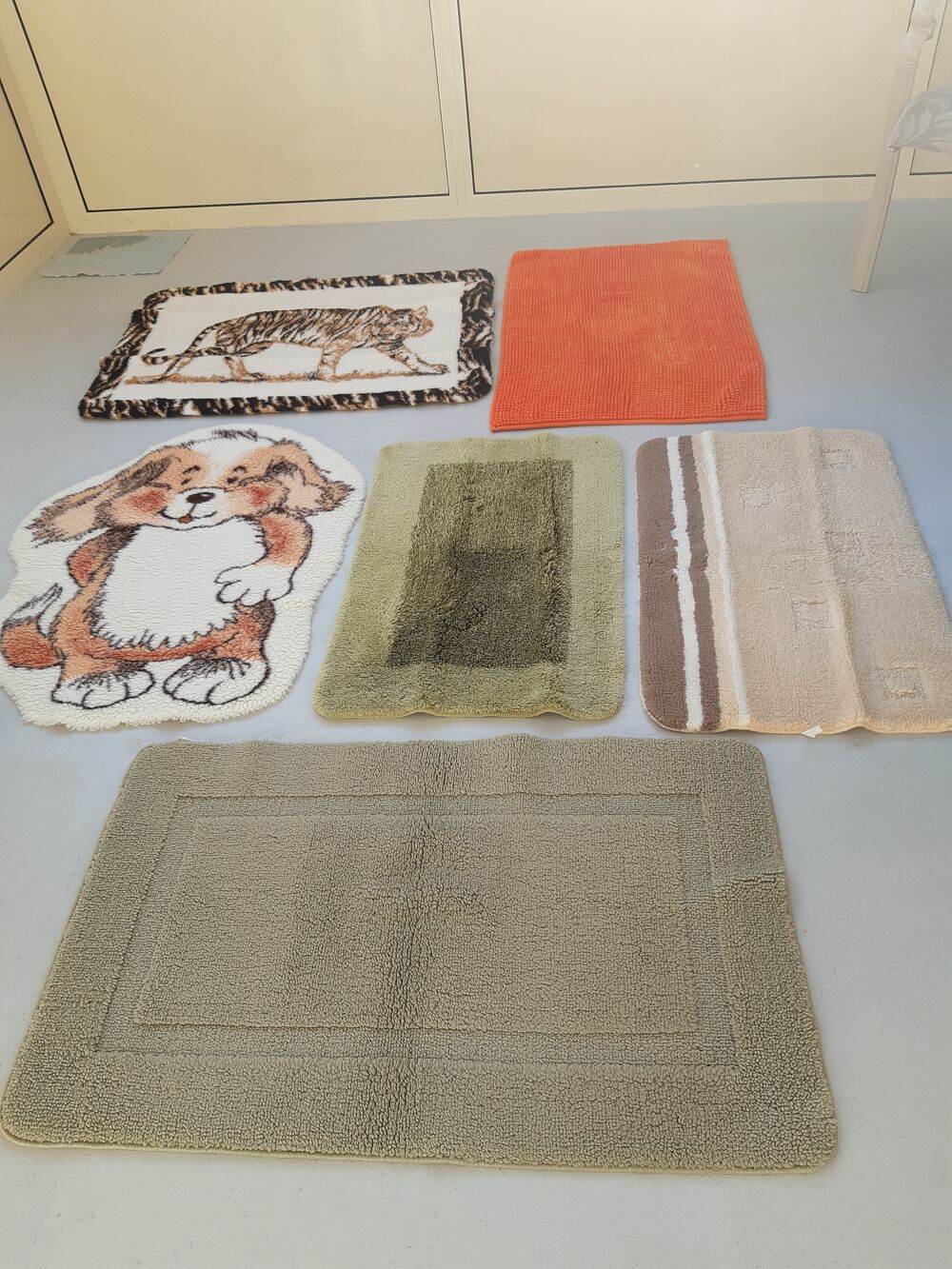 Lot Divers Tapis de Diff&eacute;rentes Tailles. Décoration