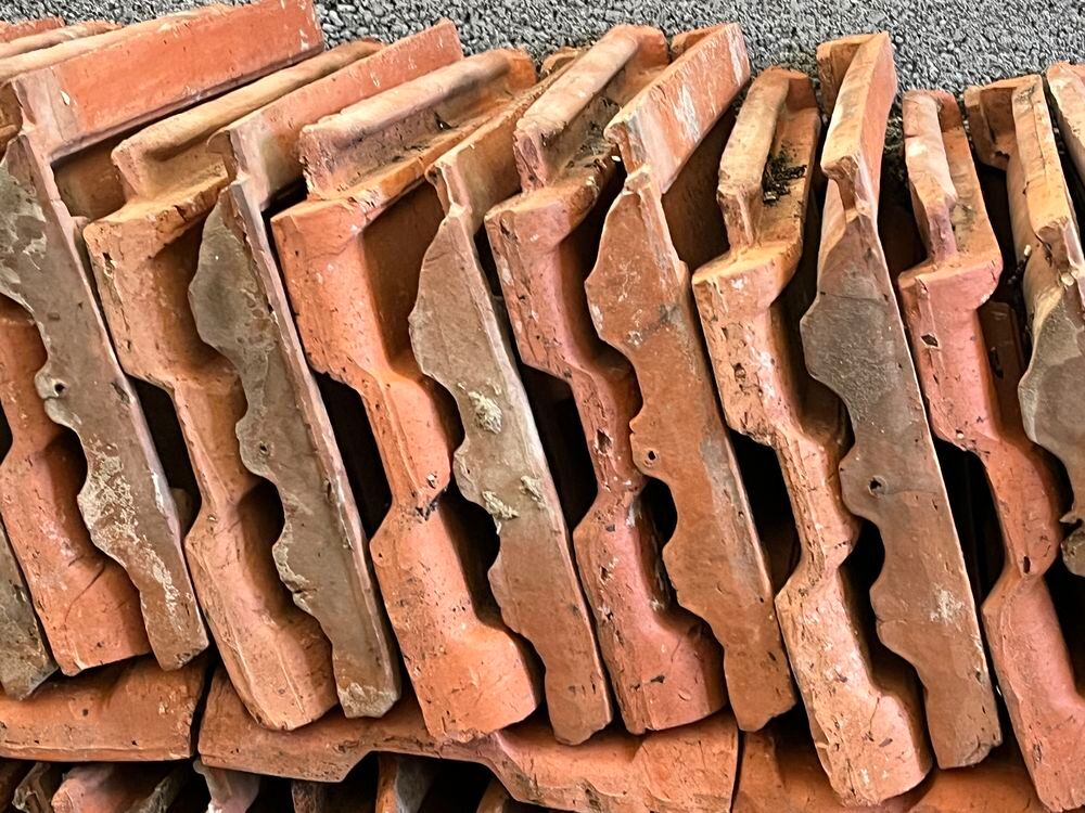 Tuiles plates Perrusson Ecuisses S&amp;L Bricolage