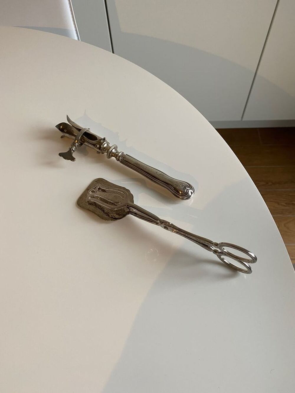 MANCHE A GIGOT - PELLE A GATEAUX - ARGENTERIE Meubles