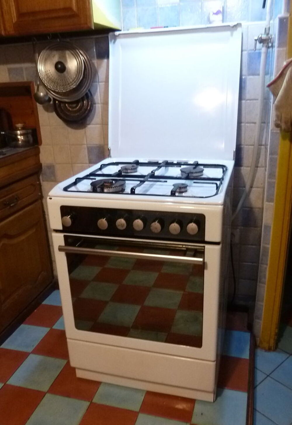 Cuisini&egrave;re gaz de VILLE 4+1 feux Scholtes Blanc
Electromnager