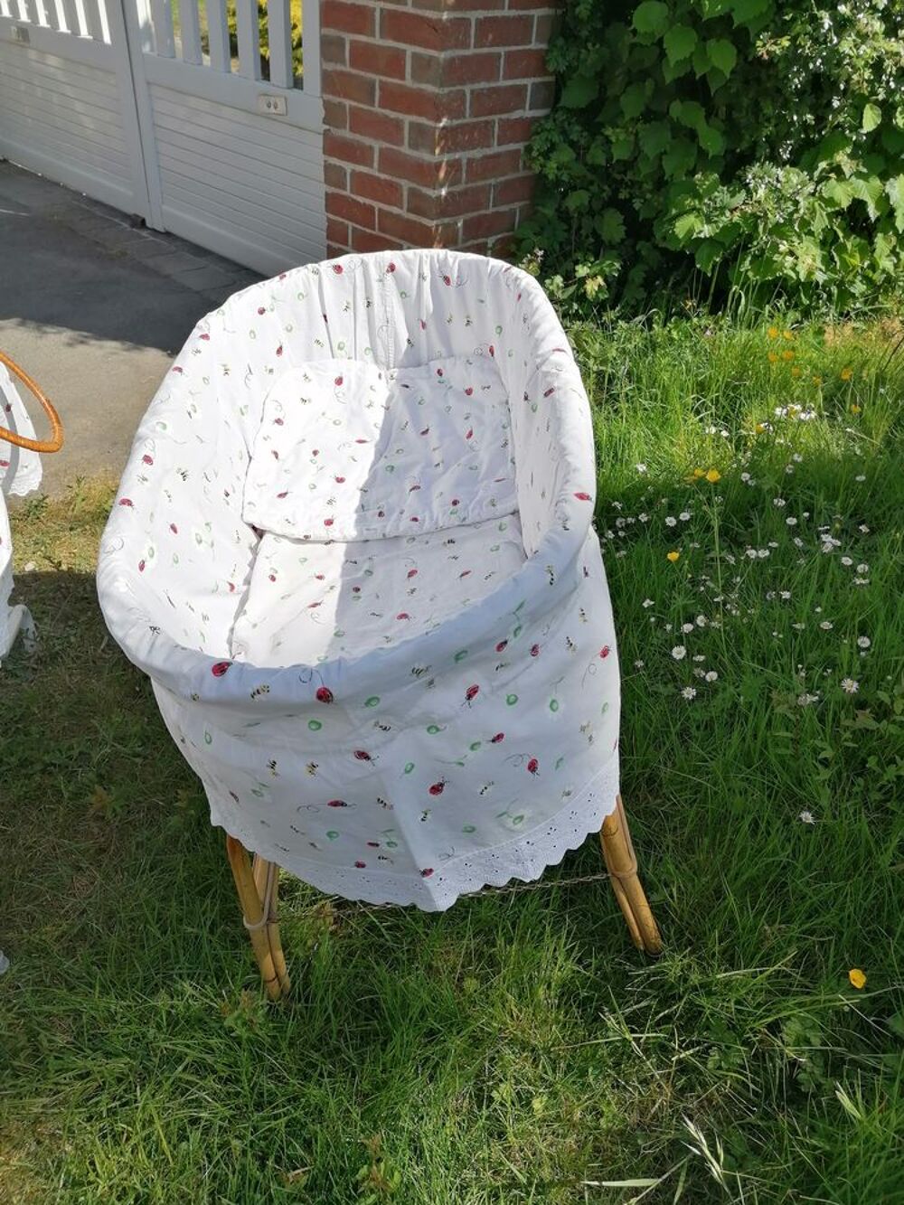 Couffin pour b&eacute;b&eacute;s sur pied Mobilier enfants