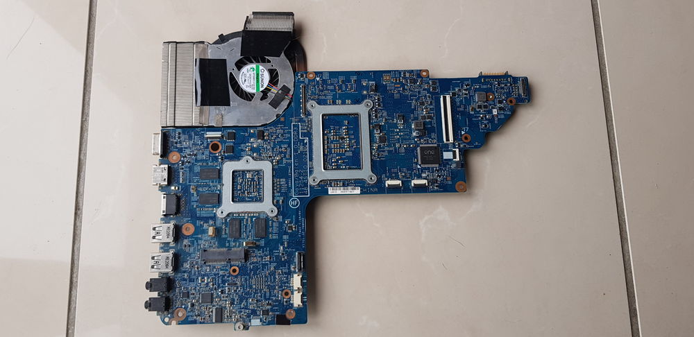 Carte m&egrave;re 682169-001, HP dv6 7060sf Matériel informatique