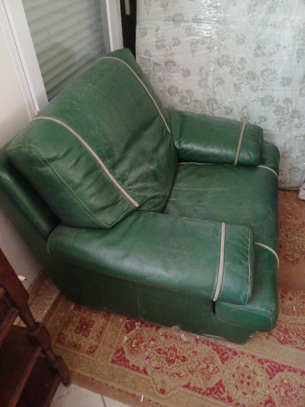 Fauteuil en cuir vert Meubles