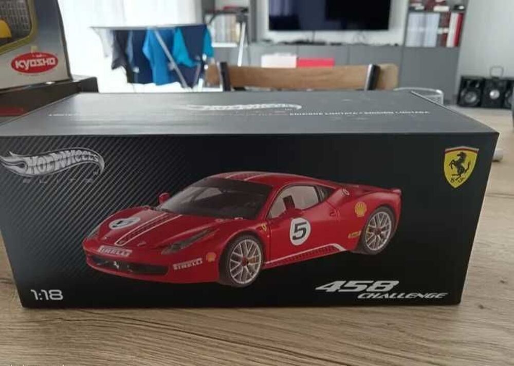 Ferrari 458 Challenge 1/18 